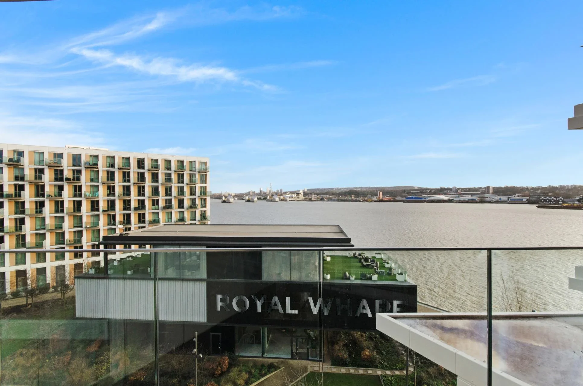 Flat Royal Crest Avenue in Greater London