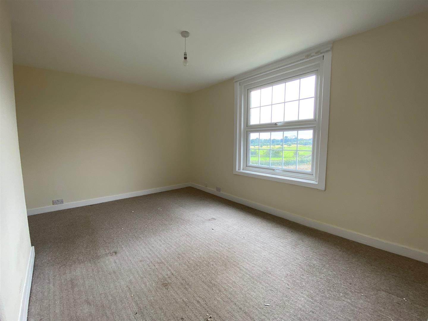 House Longparish Road in Test Valley