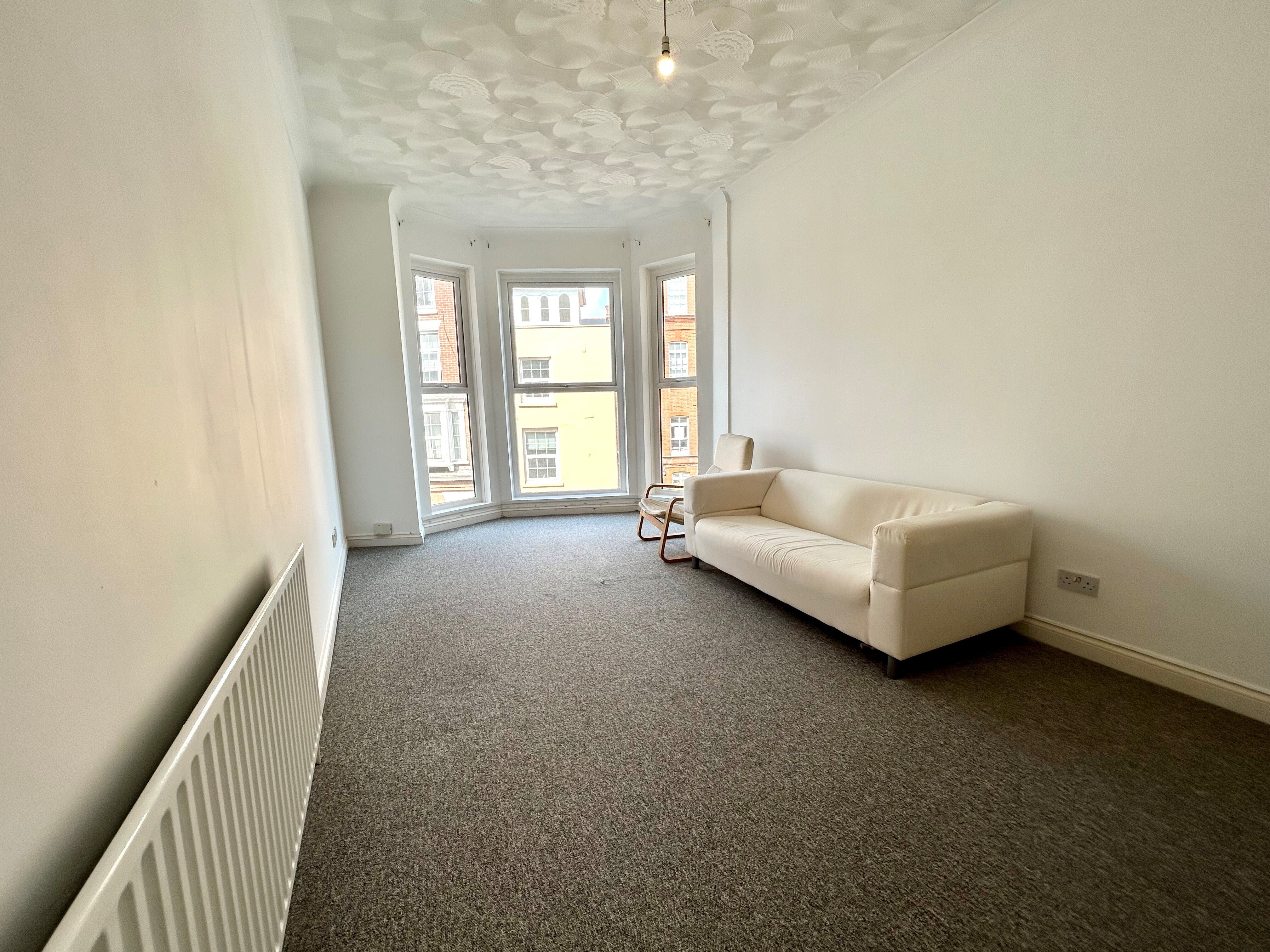 Flat Kent Road in Portsmouth