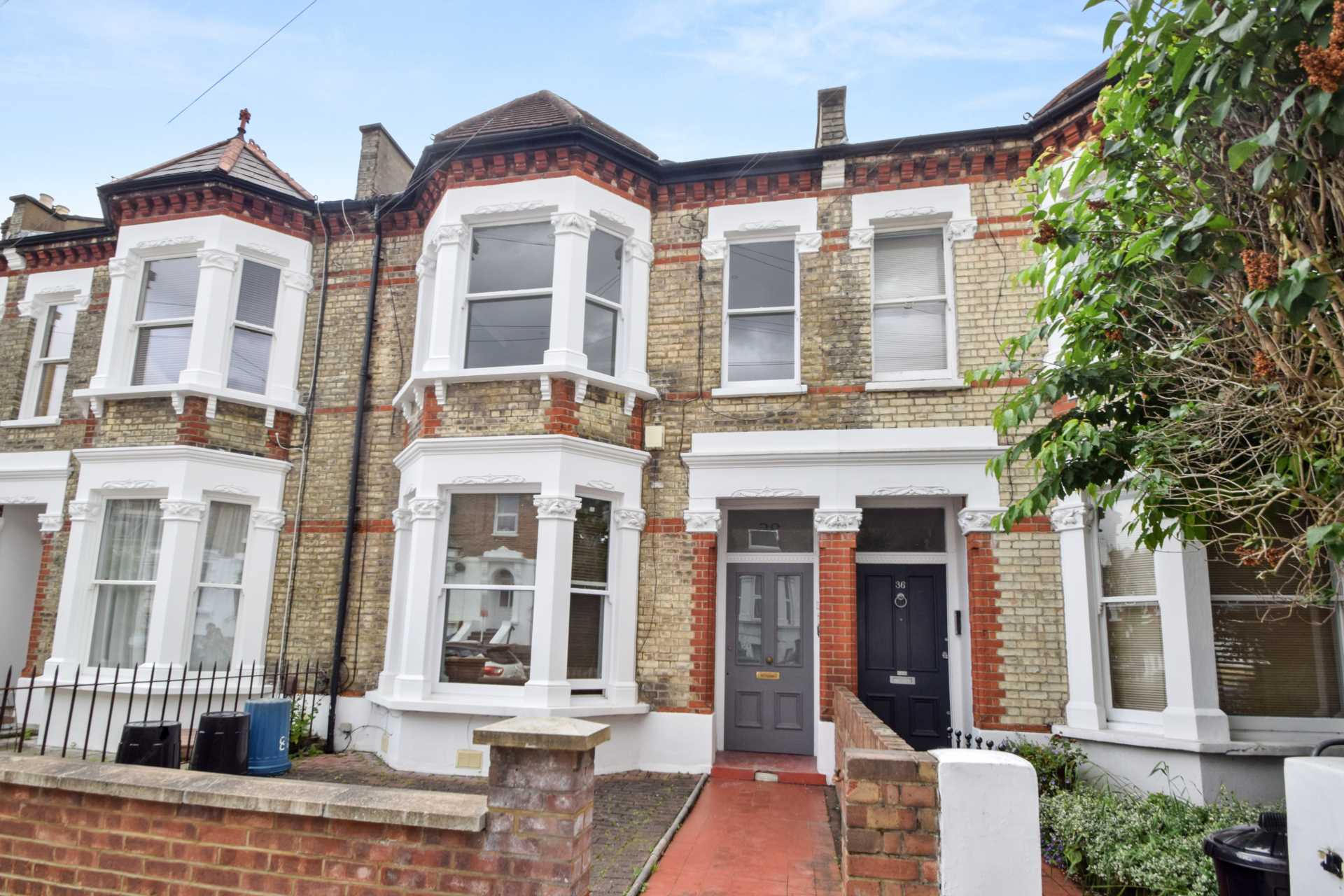 Room Oaklands Grove in Greater London