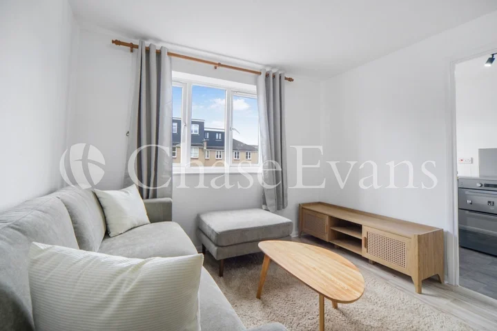 Flat Westferry Road in Greater London
