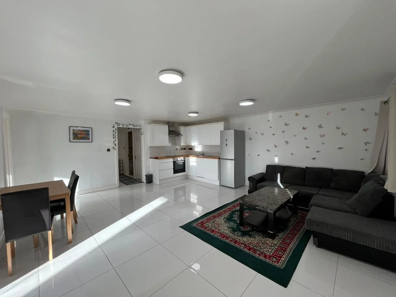 Flat Lampton Road in Greater London