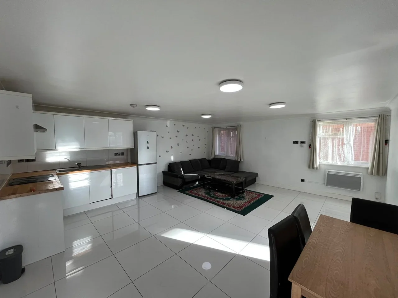 Flat Lampton Road in Greater London