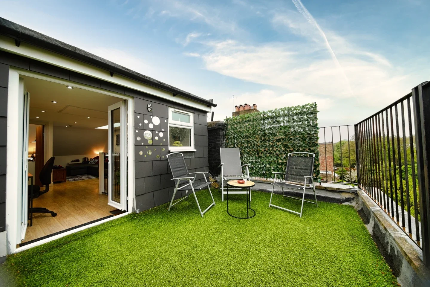 Flat Petherton Road in Greater London