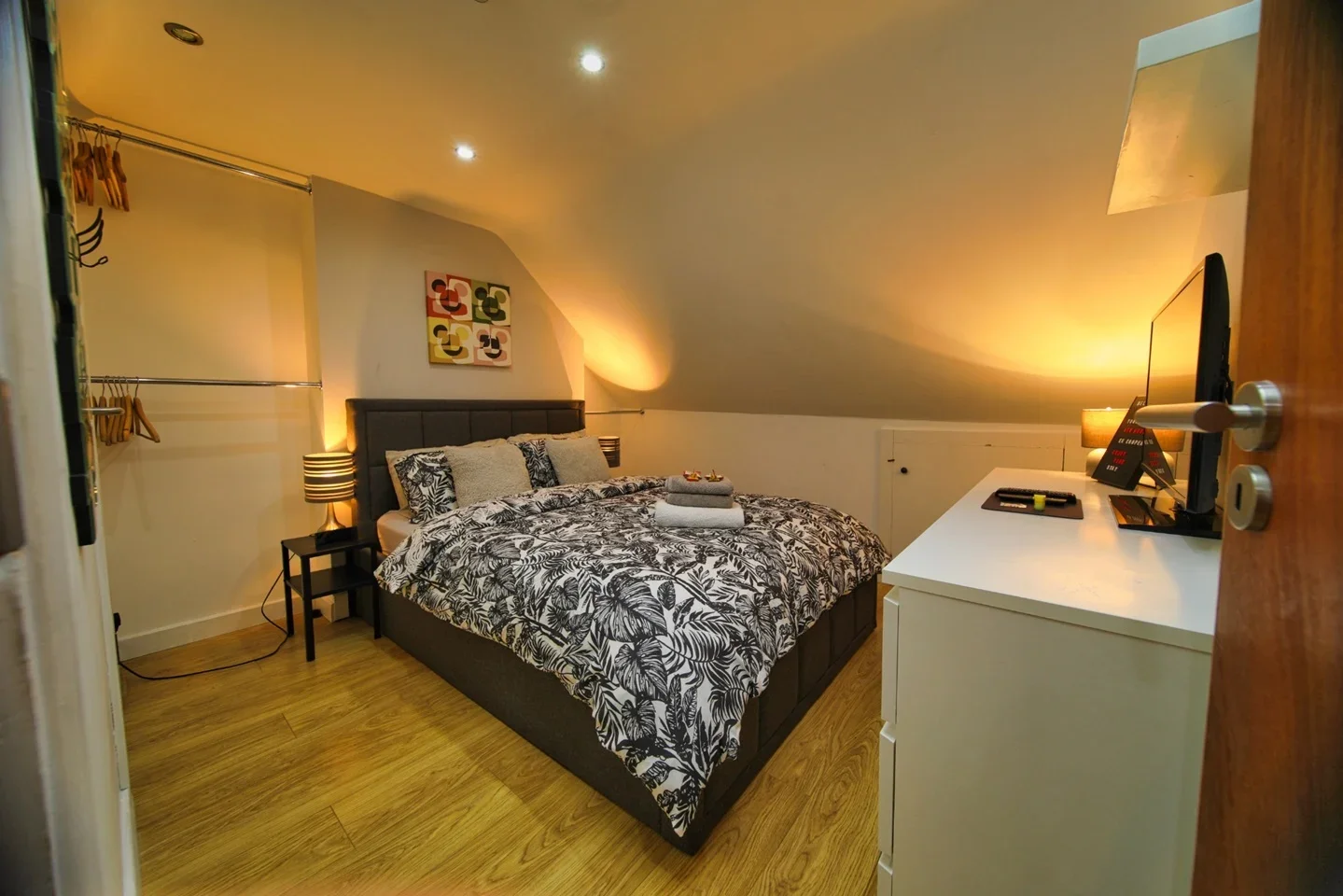 Flat Petherton Road in Greater London