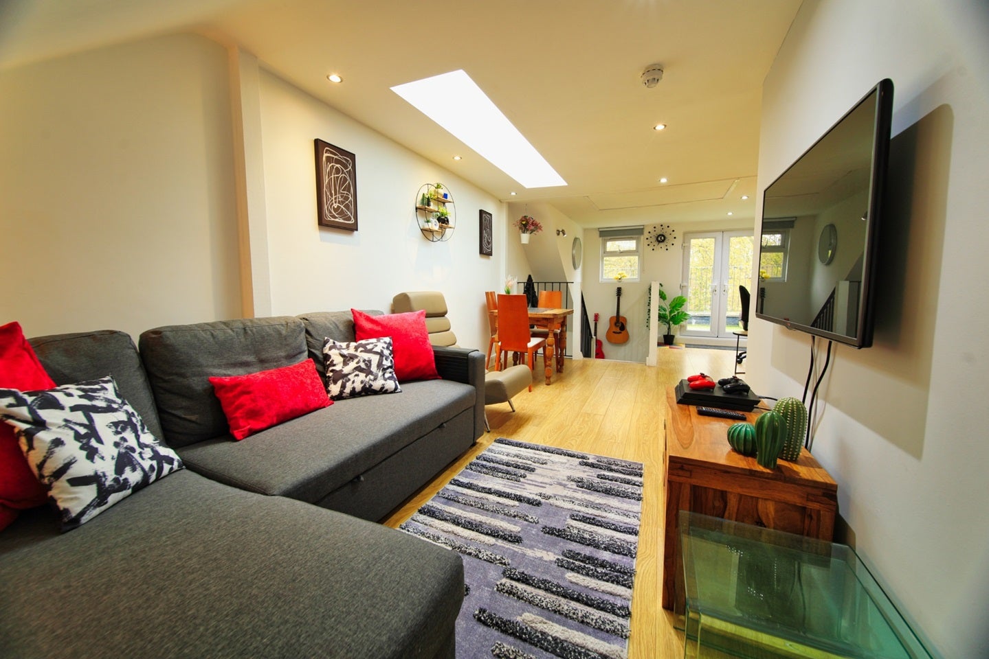Flat Petherton Road in Greater London