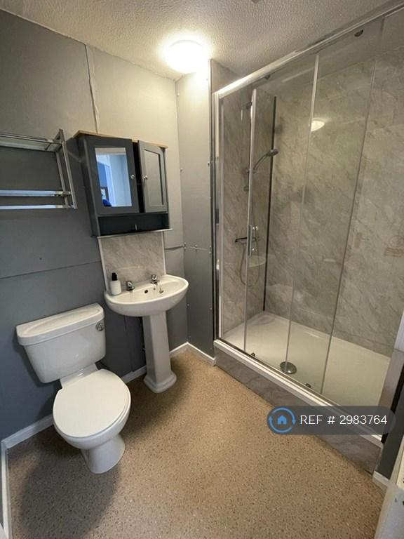 Room Barchester Close in Greater London