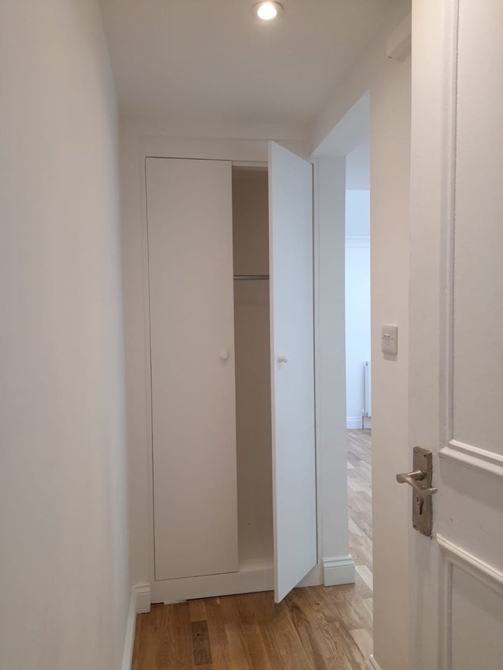 Flat Halston Close in Greater London