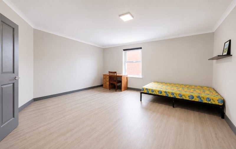 Room Bath Road in Slough