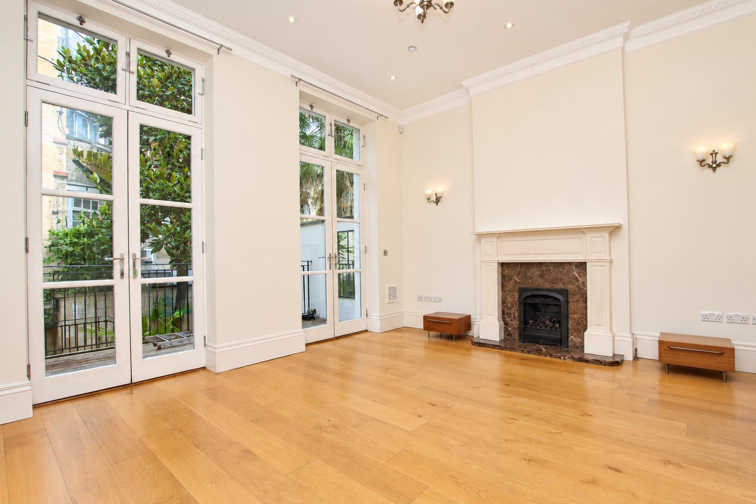 Flat Newbridge Road in Bath