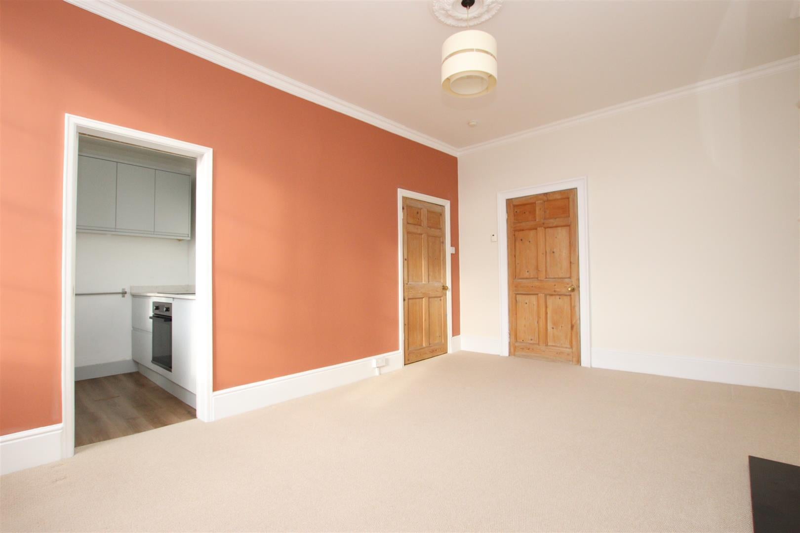 Flat Newbridge Road in Bath