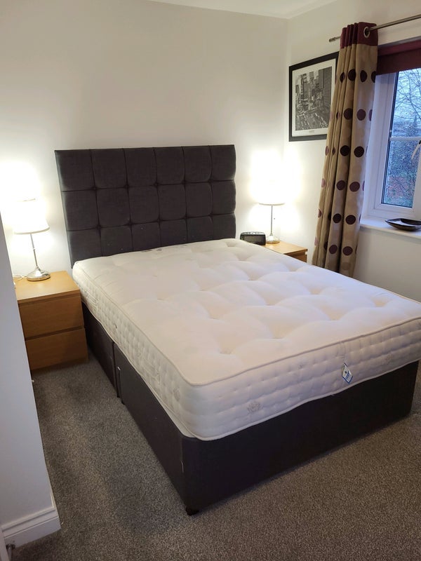 Room Edgecote Close in Manchester