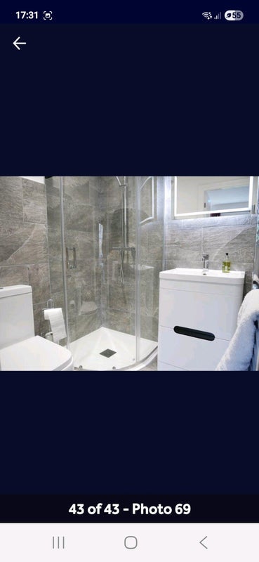 Room Edgecote Close in Manchester