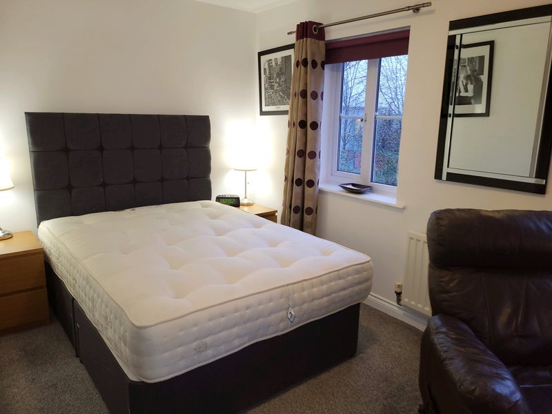 Room Edgecote Close in Manchester