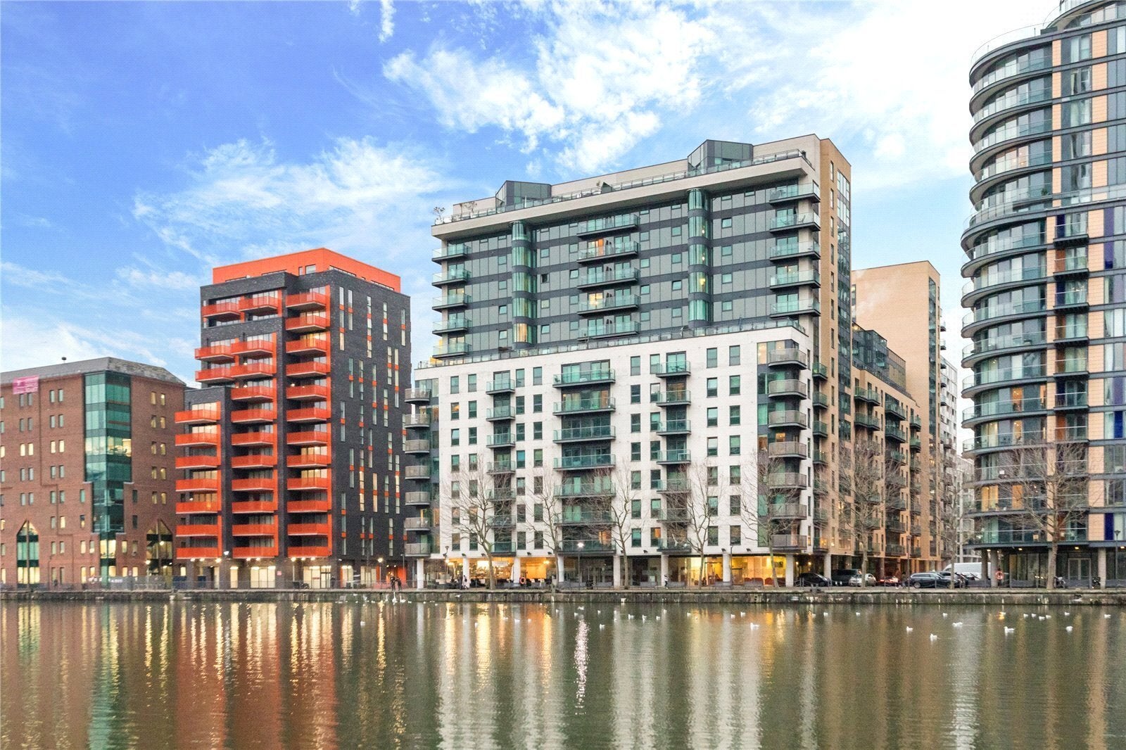Flat Millharbour in Greater London