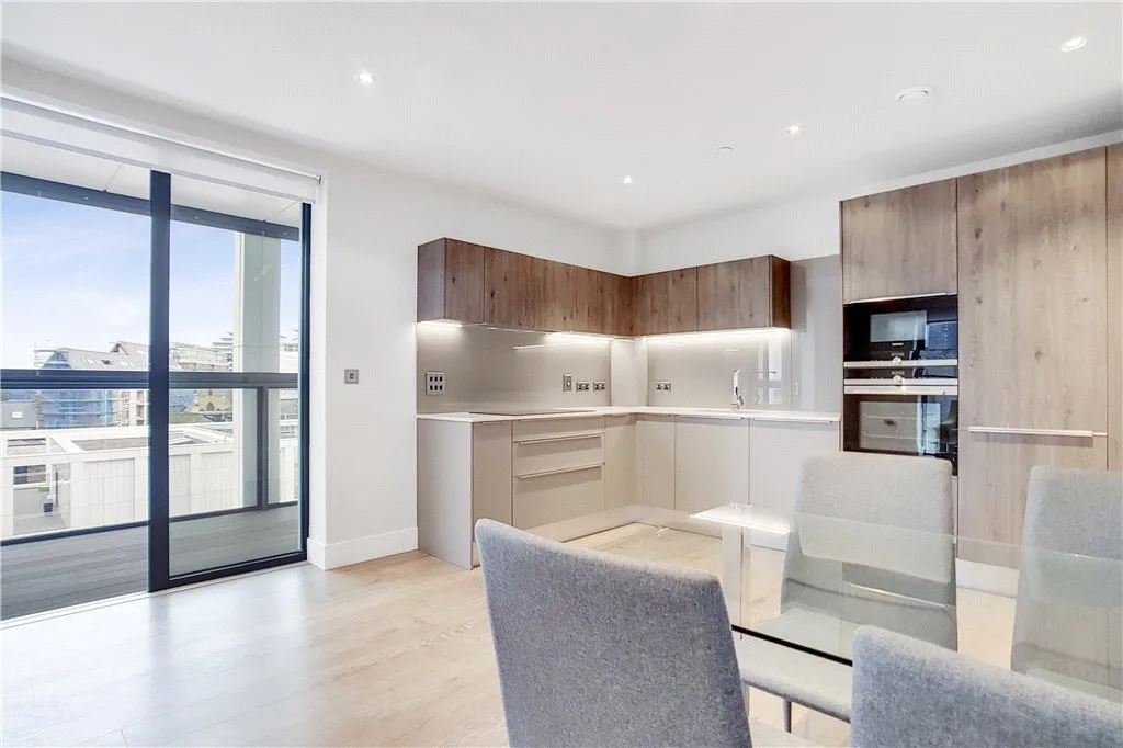 Flat Lockington Road in Greater London