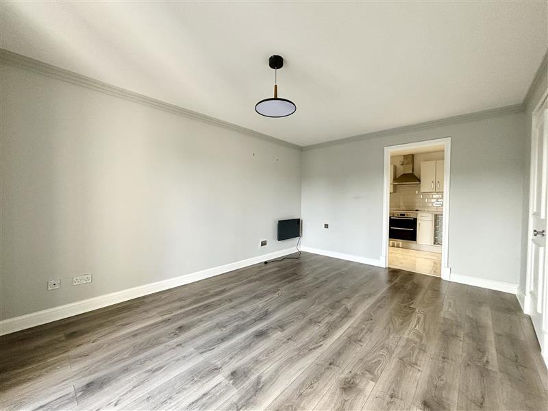Flat Bath Road in Cheltenham