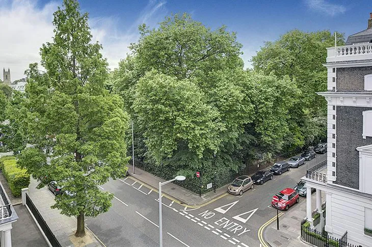 Flat Onslow Square in Greater London