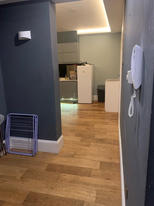 Room Rowhill Road in Greater London