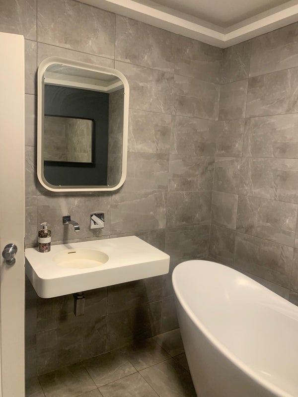 Room Rowhill Road in Greater London
