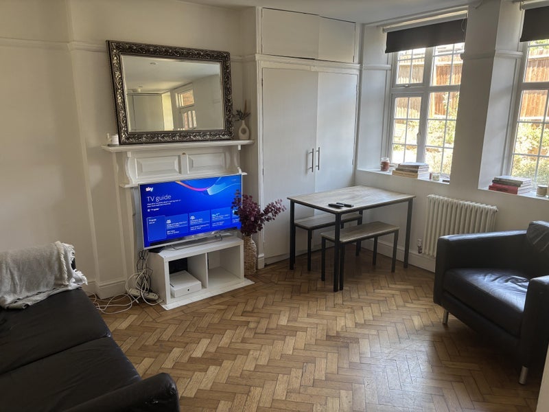 Room Beeches Road in Greater London