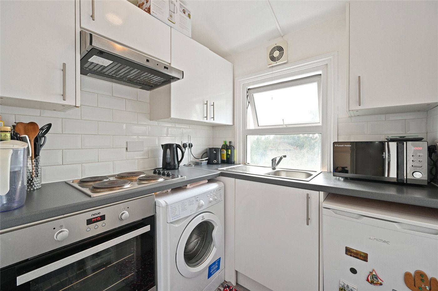 Flat Coningham Road in Greater London