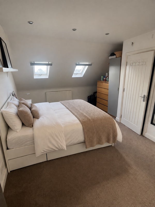 Room Davidson Road in Greater London