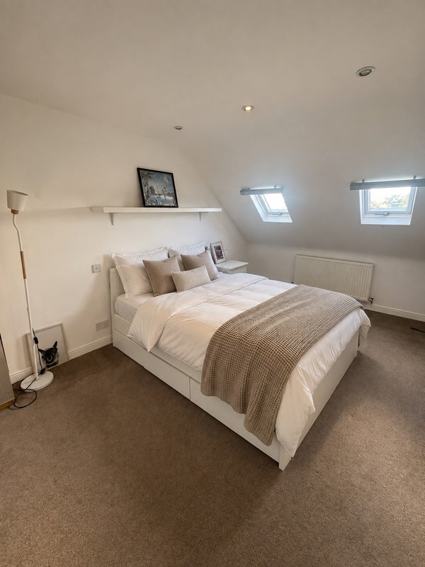 Room Davidson Road in Greater London