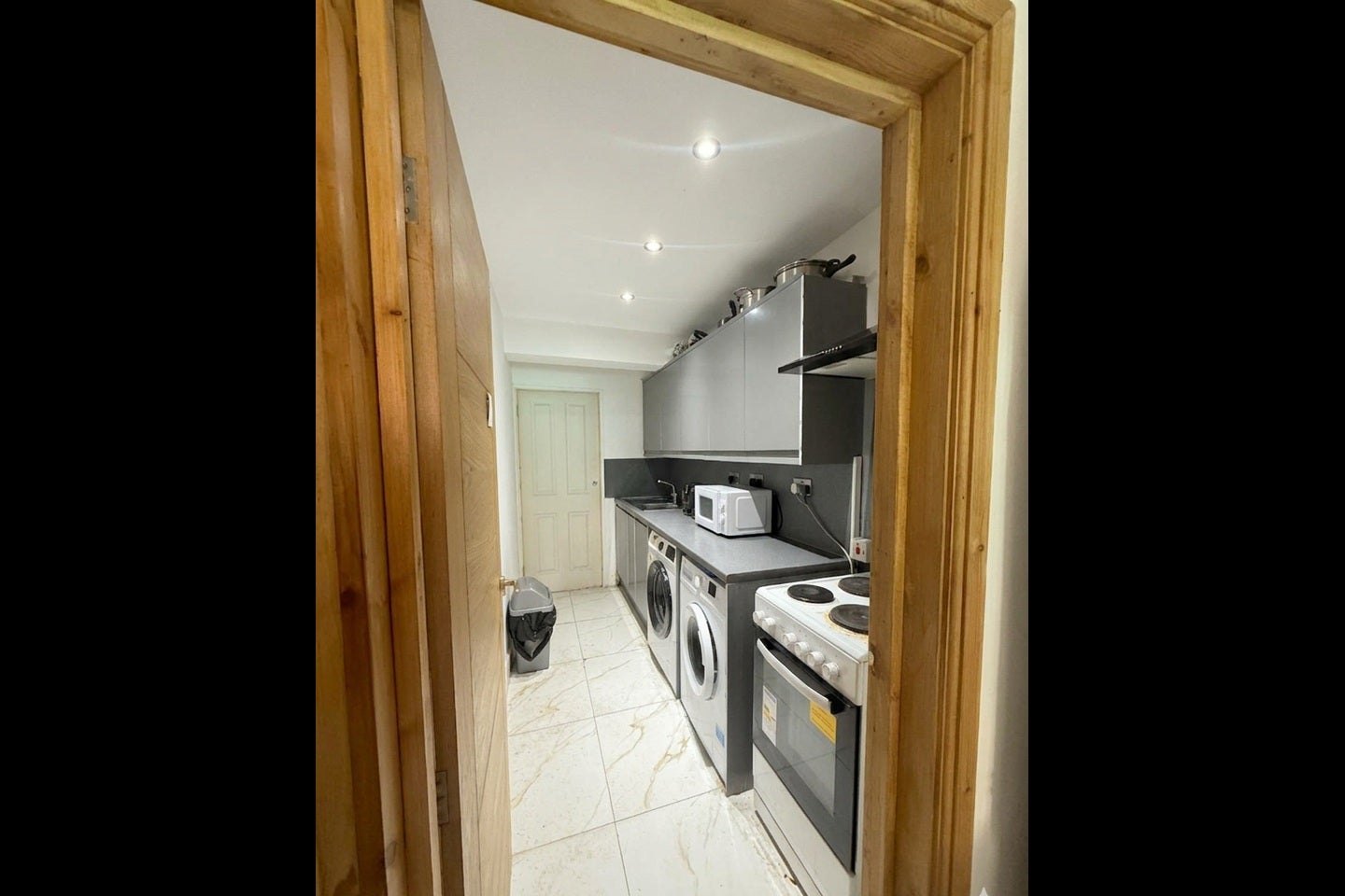 Room Wyvenhoe Road in Greater London