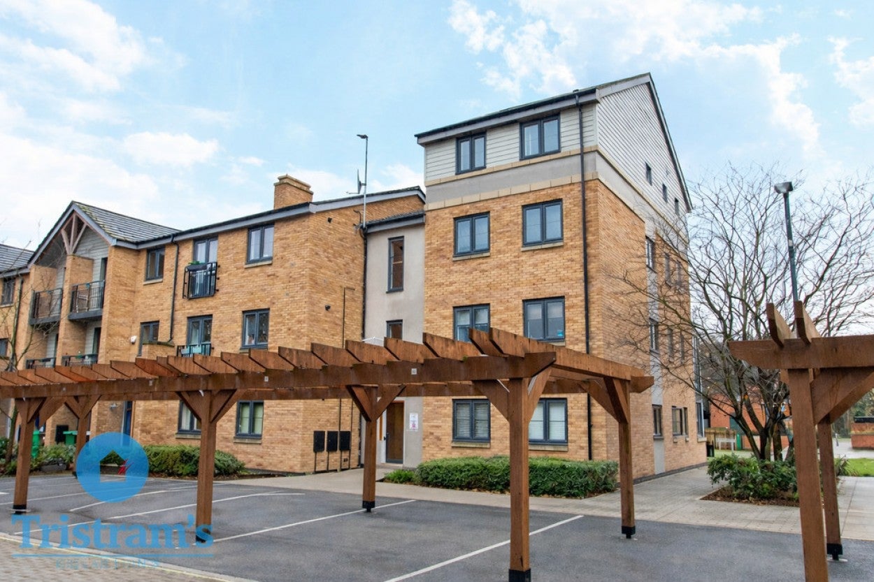 Flat Wakefield Close in Nottingham