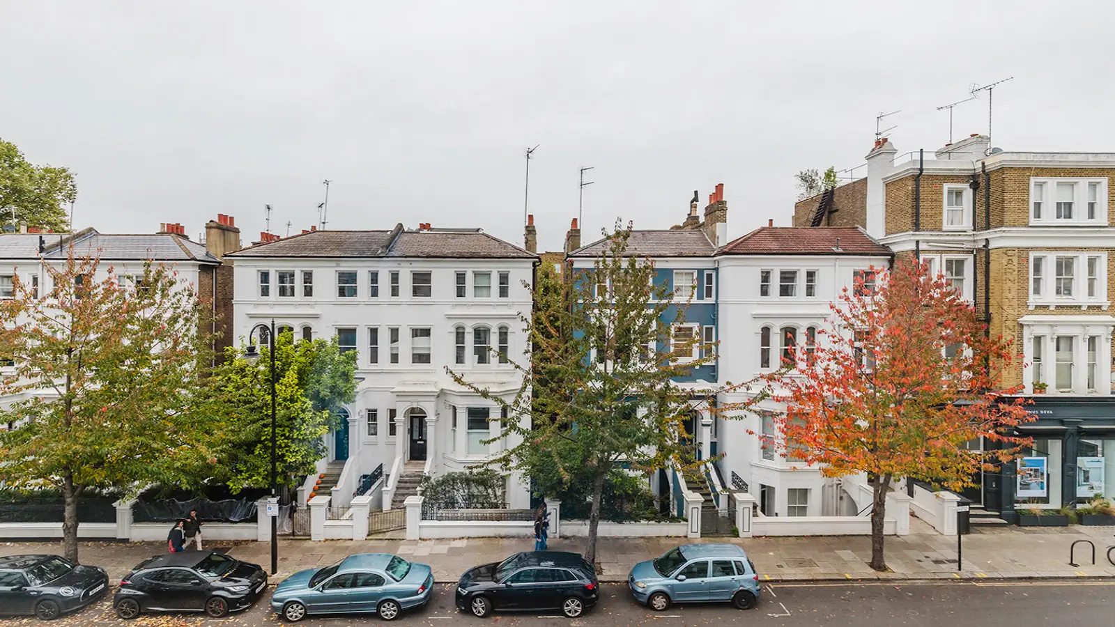 Flat Elgin Crescent in Greater London