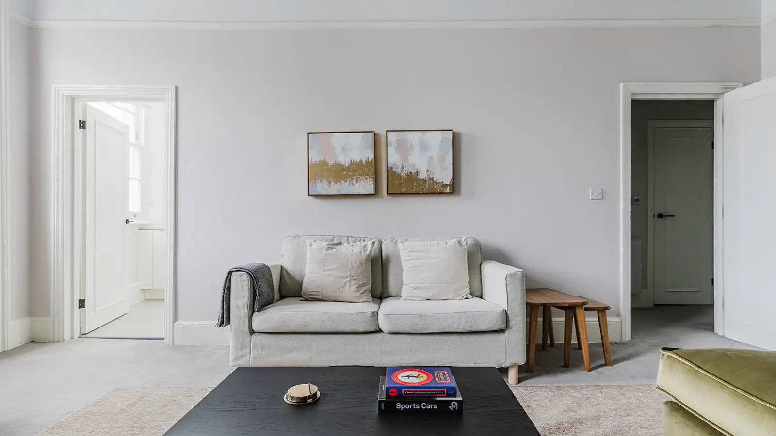 Flat Elgin Crescent in Greater London