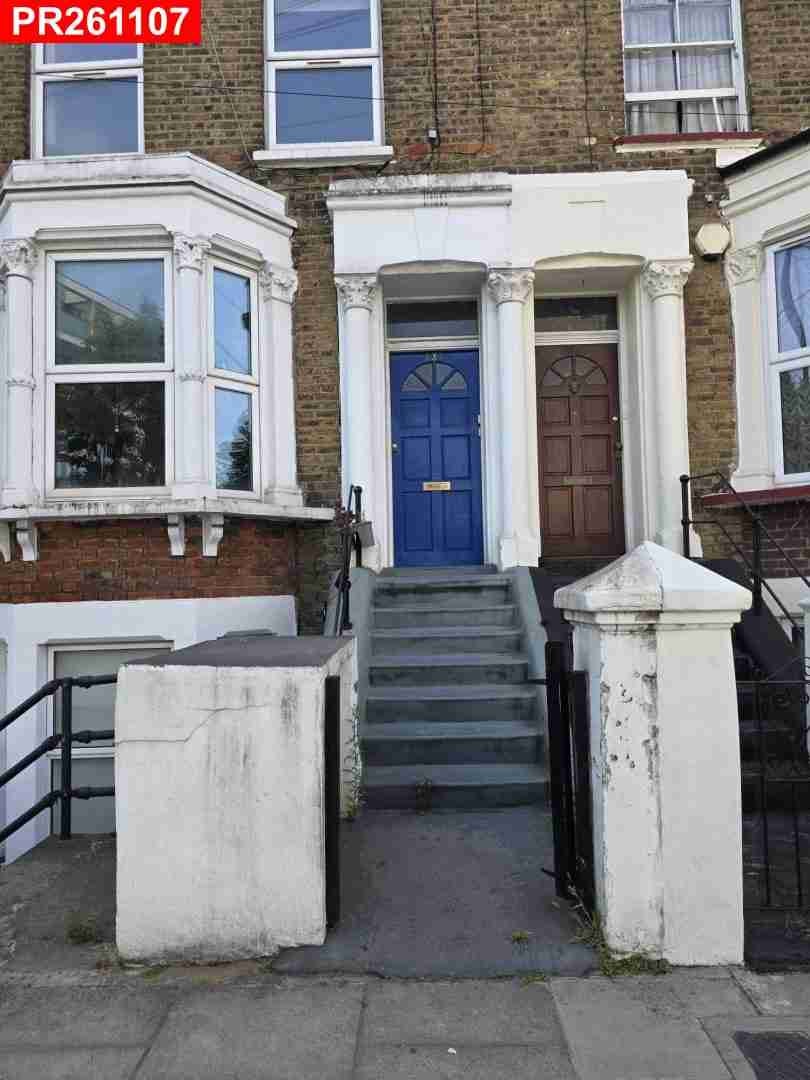Flat Berry Hill in Taplow