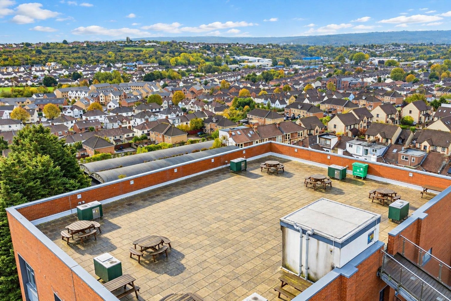 Flat Skypark Road in Bristol