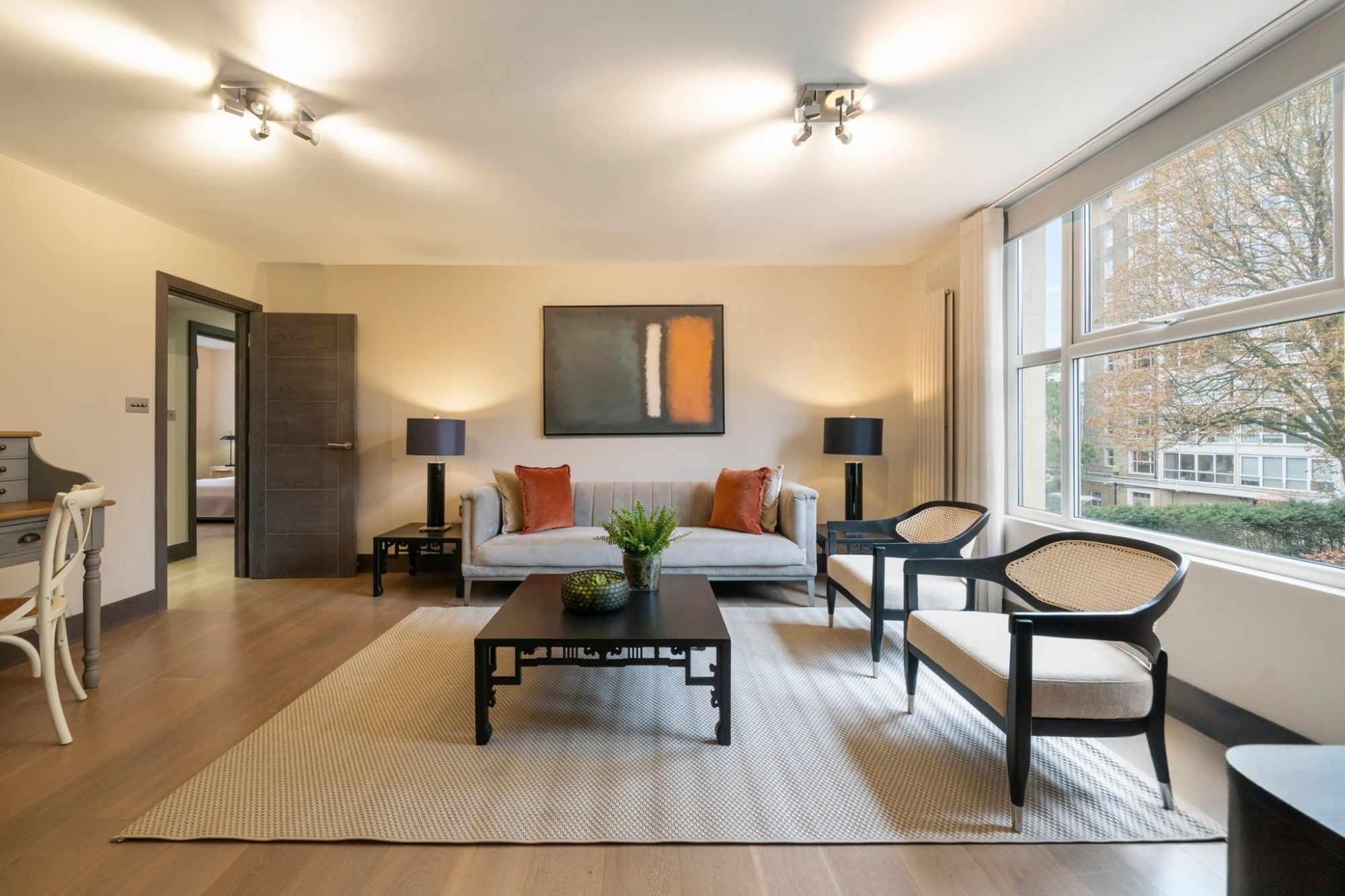 Flat Finchley Road in Greater London