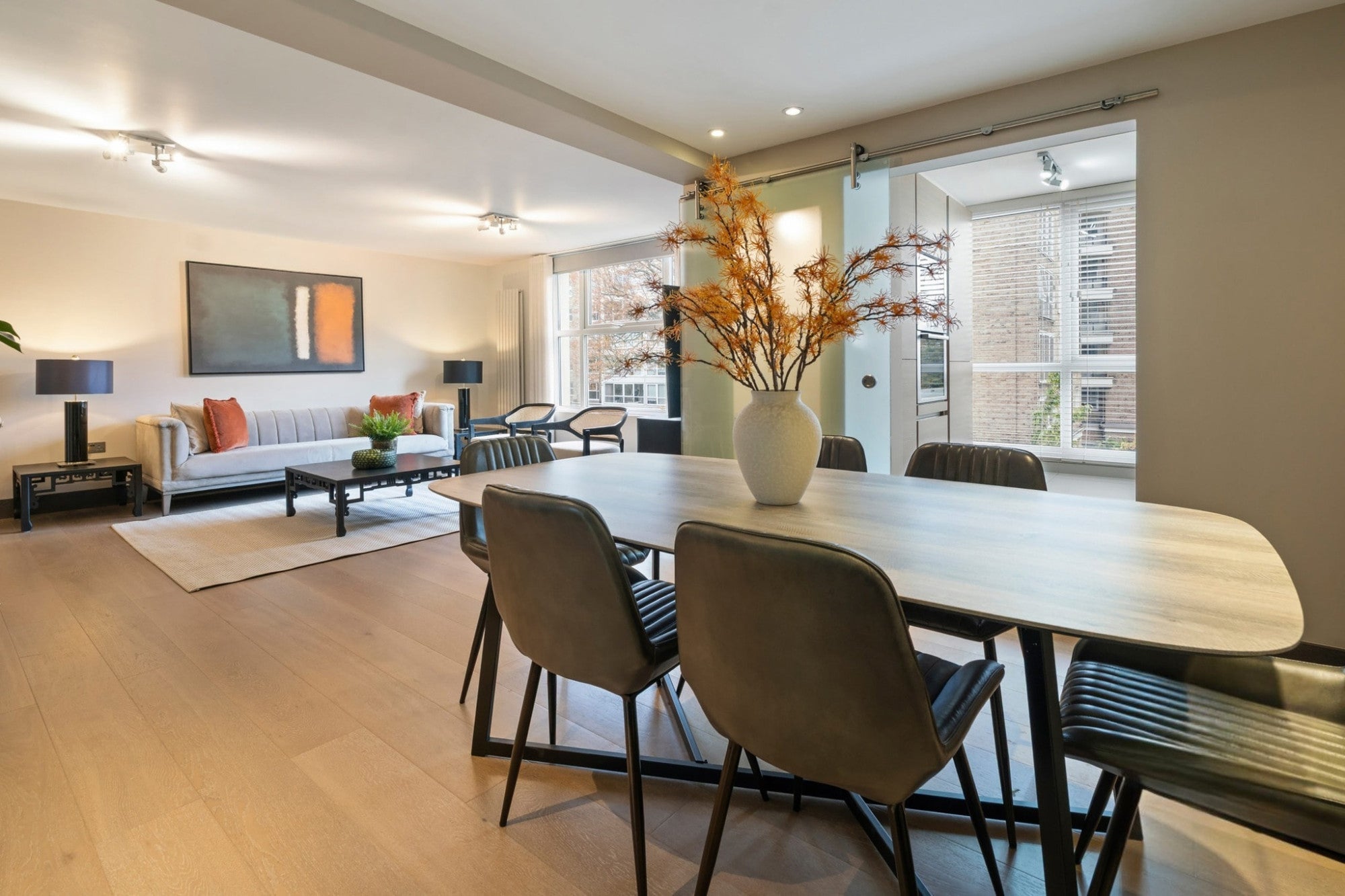 Flat Finchley Road in Greater London