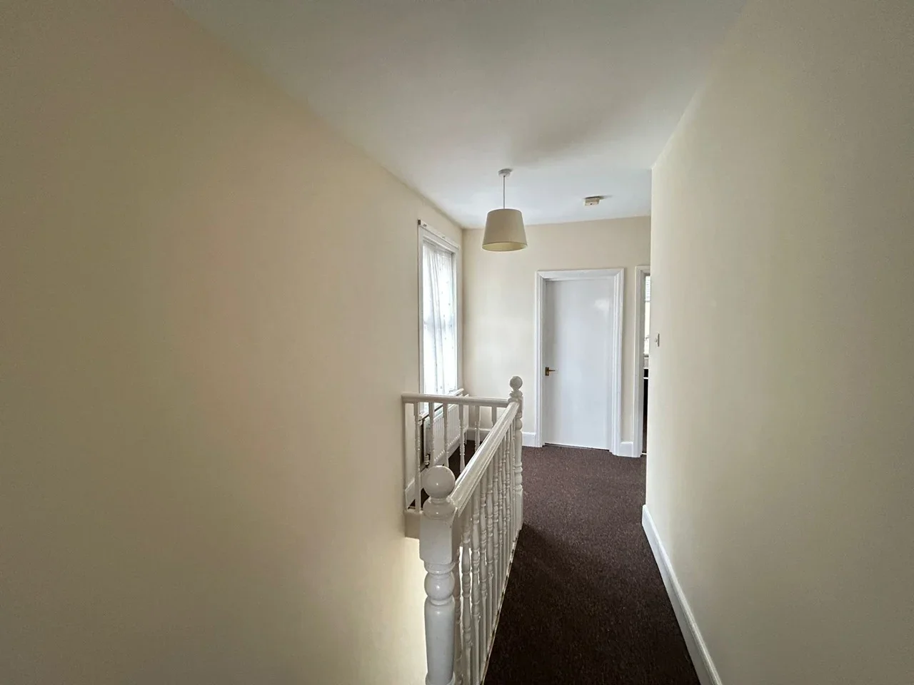 Flat Salmons Road in Greater London