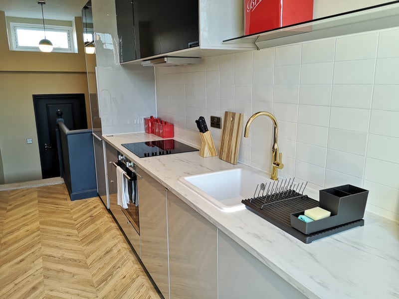 Room Queenstown Road in Greater London
