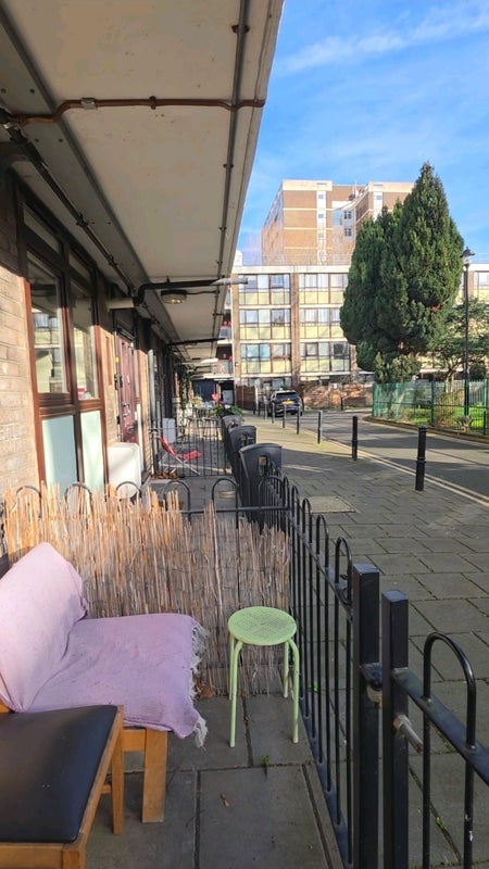 Room Crondall Street in Greater London