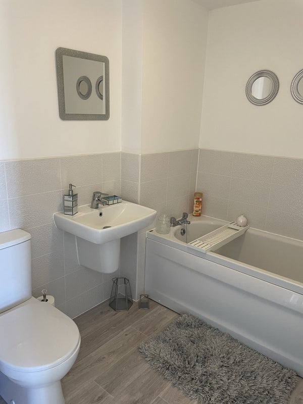 Room Colliers Road in Wakefield