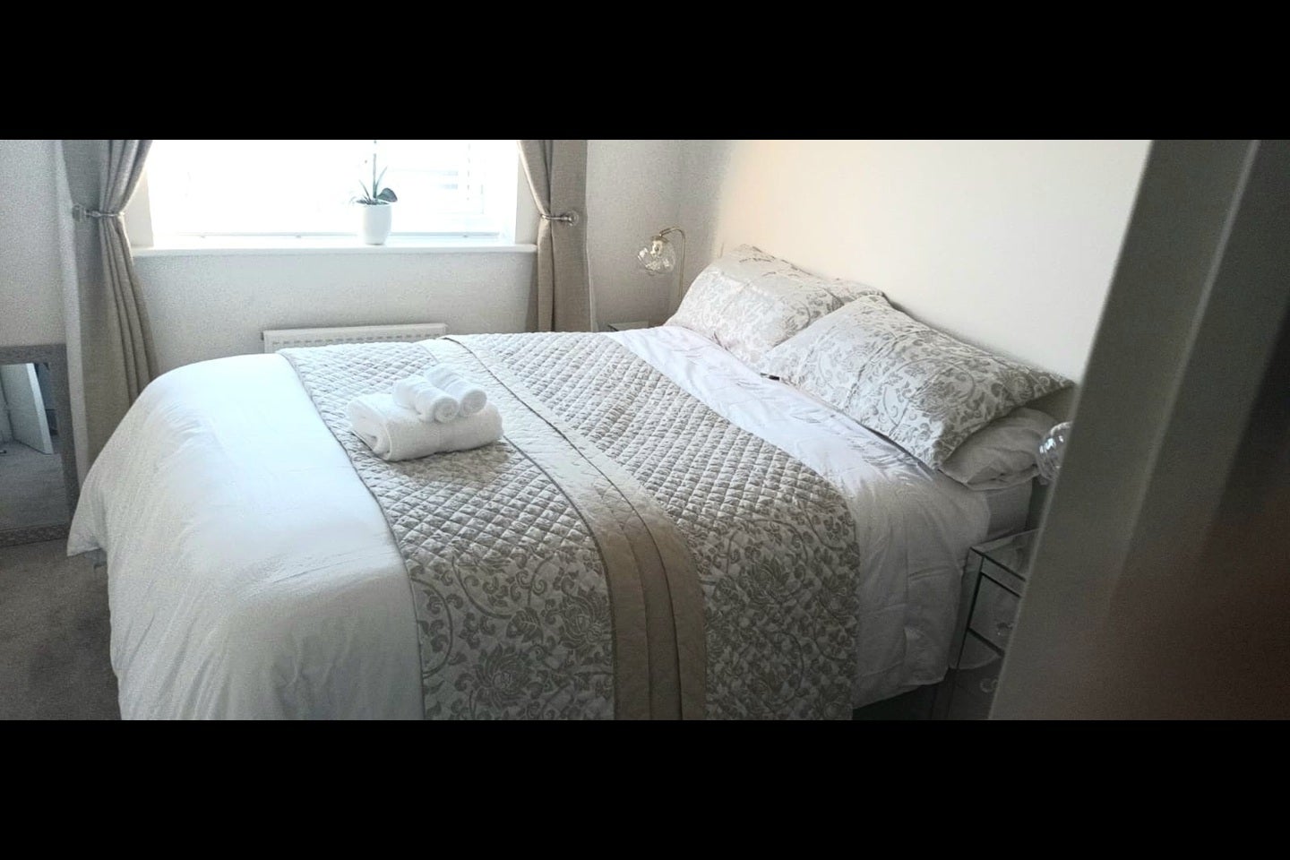 Room Pearce Drive in Dawley