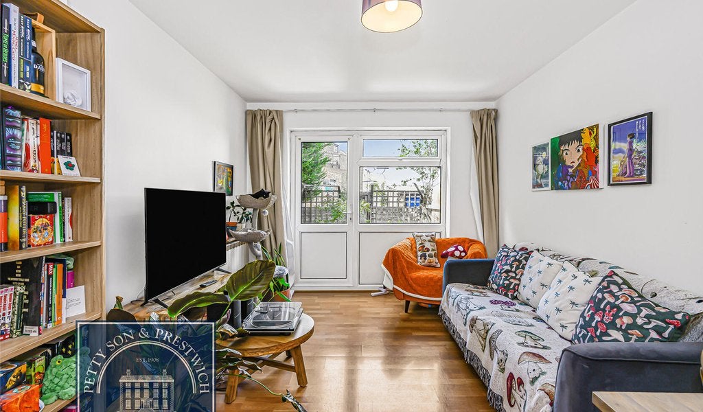 Flat Wellington Passage in Greater London