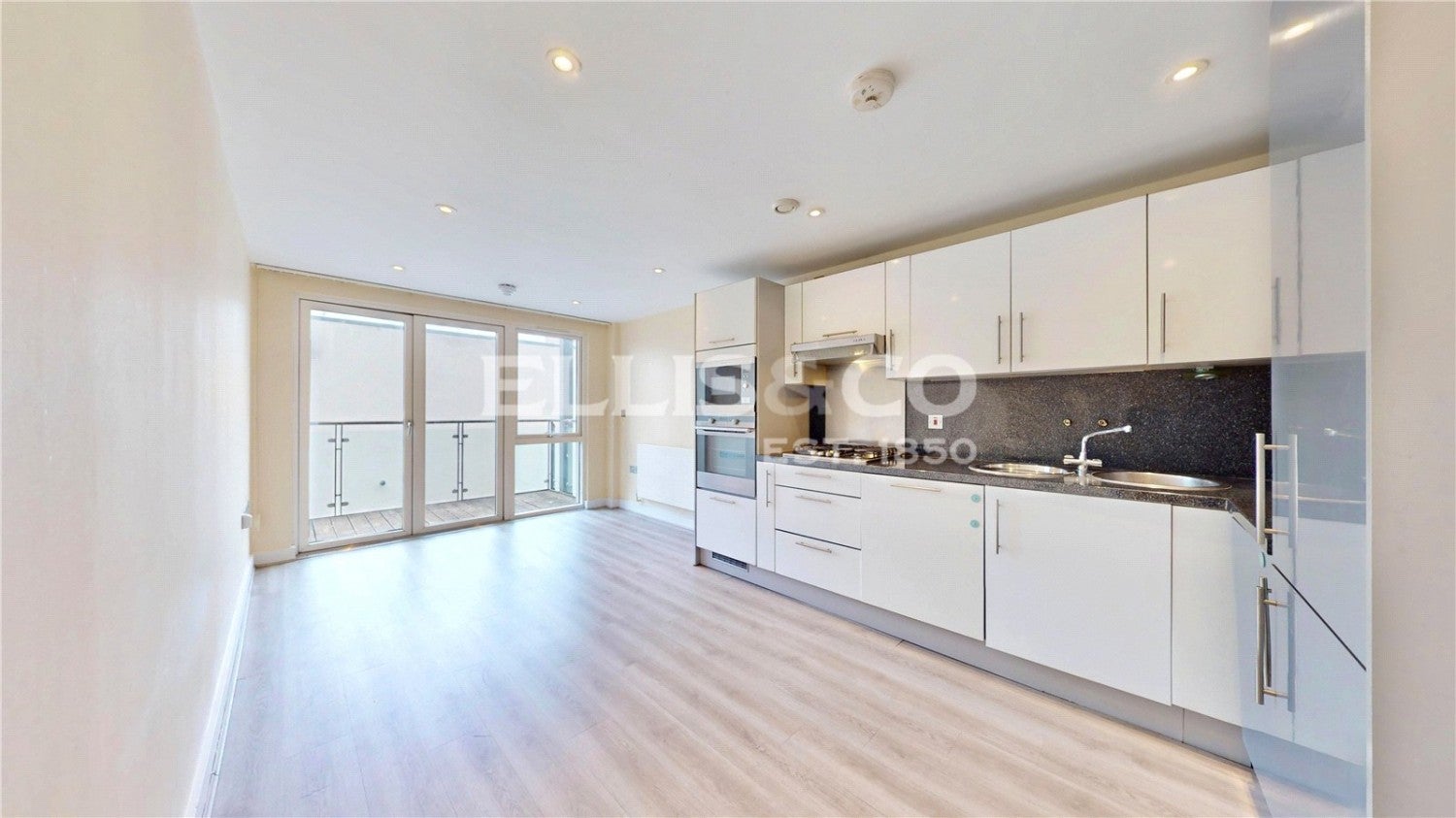 Flat Harkett Close in Greater London