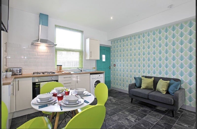 Room Dewsbury Road in Wakefield