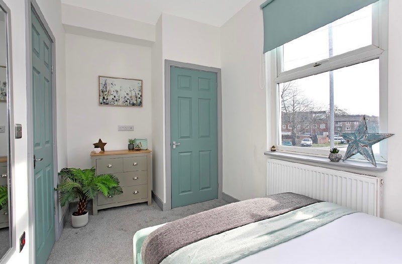 Room Dewsbury Road in Wakefield