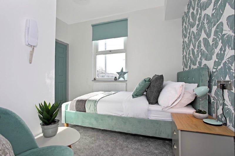 Room Dewsbury Road in Wakefield
