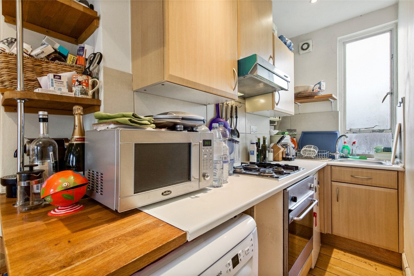 Flat Lonsdale Road in Greater London