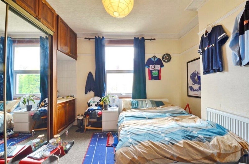Room Linden Road in Bristol