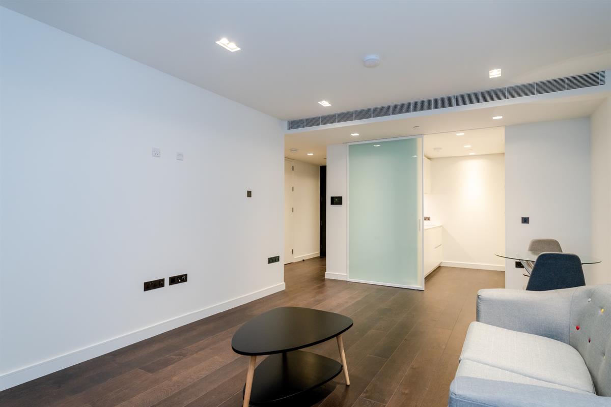 Flat York Road in Greater London