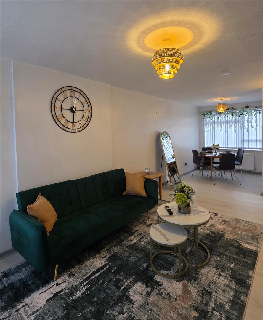 Flat Emery Close in Walsall